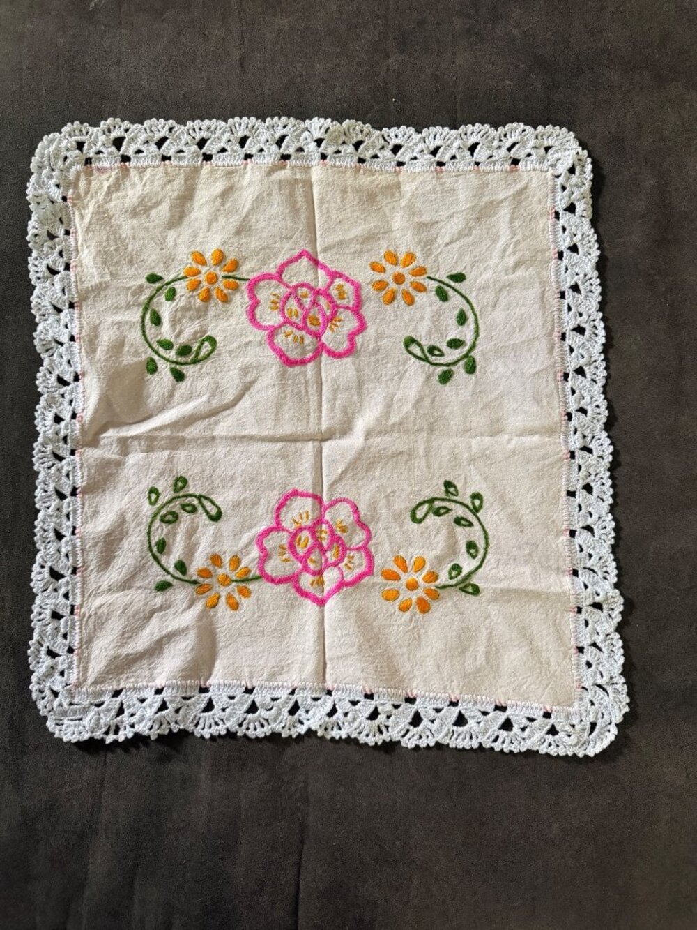 Vintage Hand-Embroidered Mexican Servilleta Floral Cotton Cloth With Crochet La